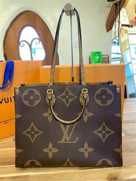 louis vuitton go tote.